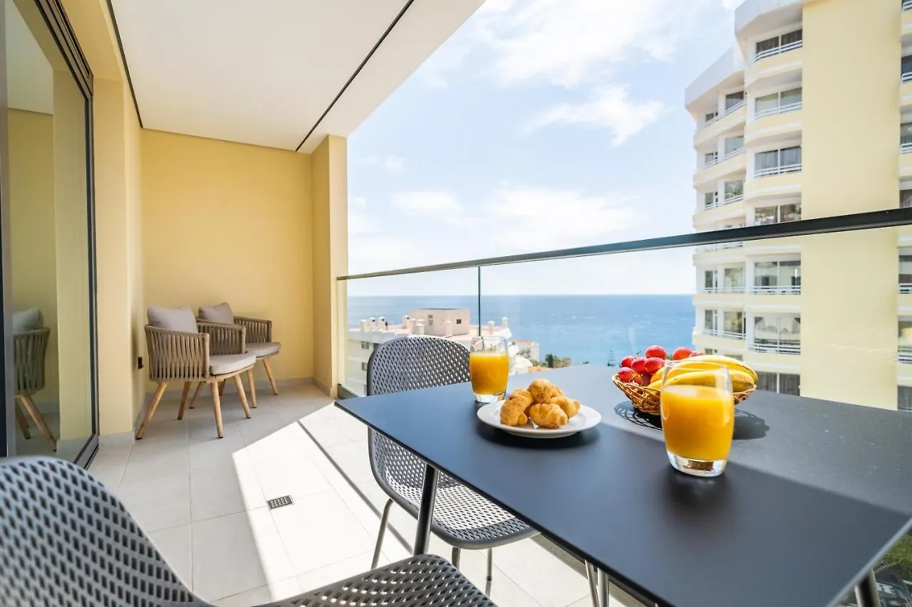 Apartment With Ocean View And Parking Funchal  Portugalia